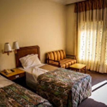 Hotel Lumbini Garden New Crystal מראה חיצוני תמונה