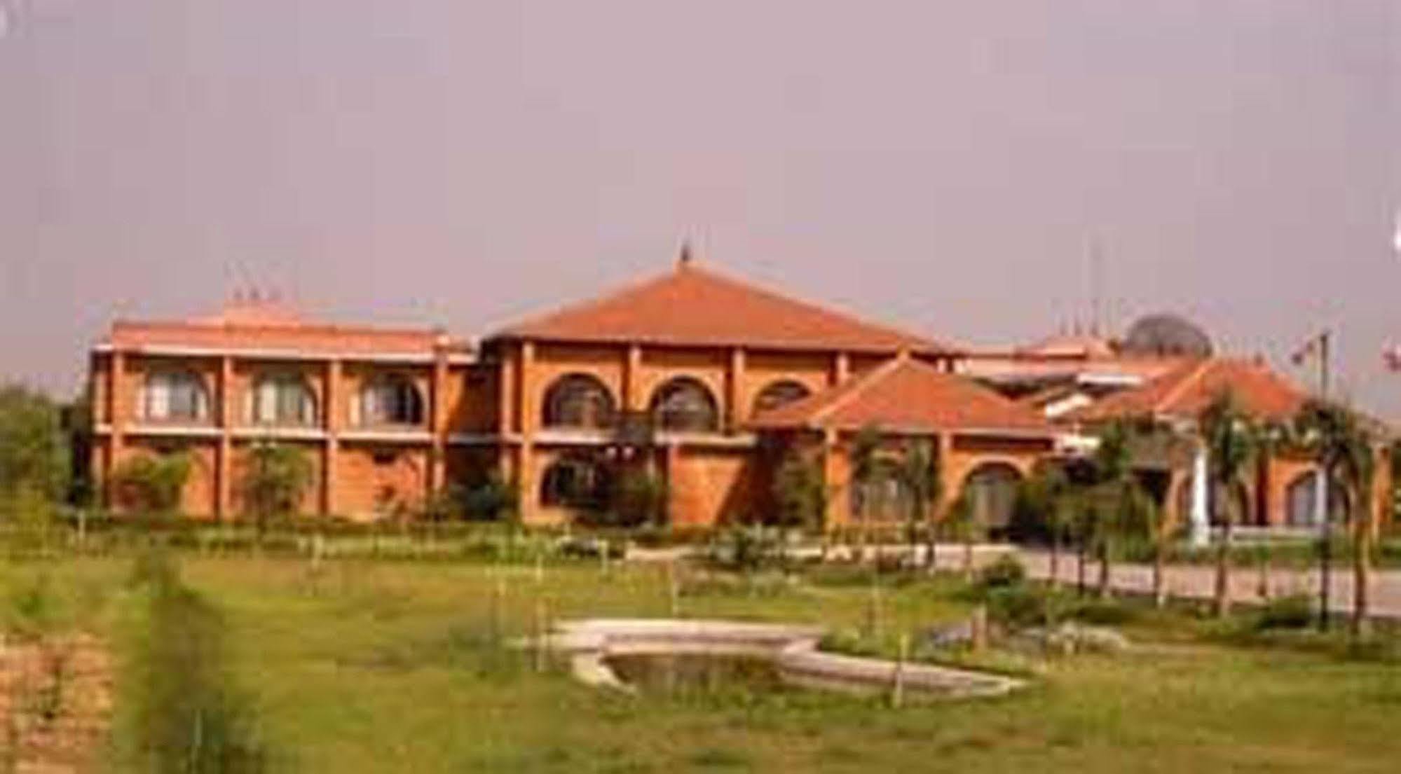 Hotel Lumbini Garden New Crystal מראה חיצוני תמונה