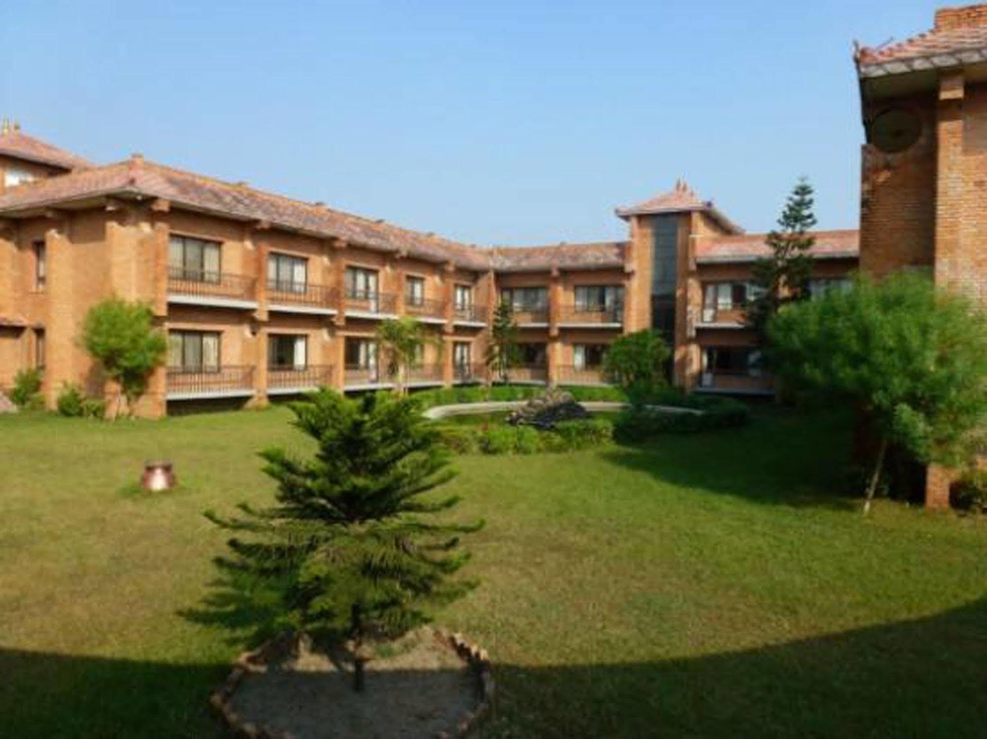Hotel Lumbini Garden New Crystal מראה חיצוני תמונה